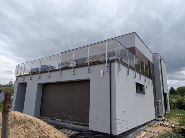 balustrada-szklana-balkon-nowoczesny-1024x768-640x480